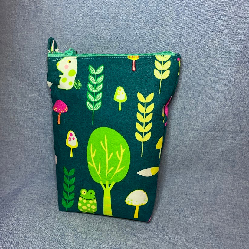 Standing fabric pouch with woodland scene